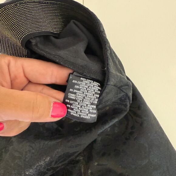 Anthropologie The Essential Skinny Pants Black Foil Damask Print 25” - Size 2 - Picture 7 of 9